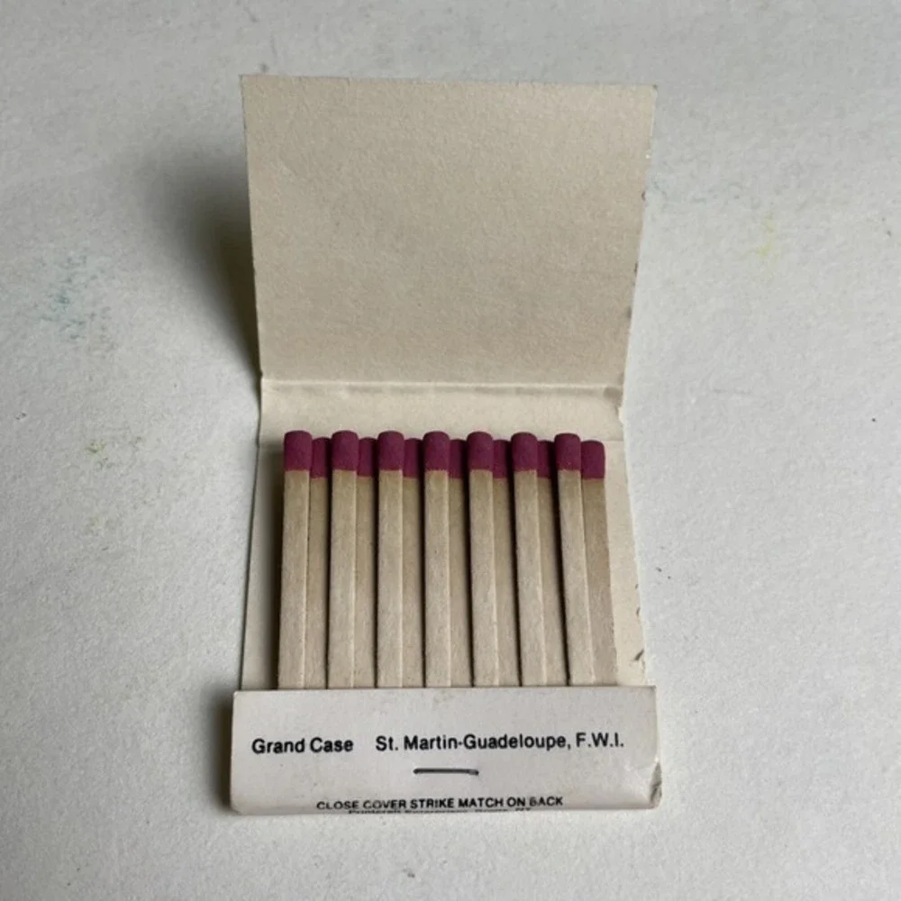 Vintage Matchbook Gianni's Florentine Cuisine St. Martin‎ Guadeloupe Grand Case